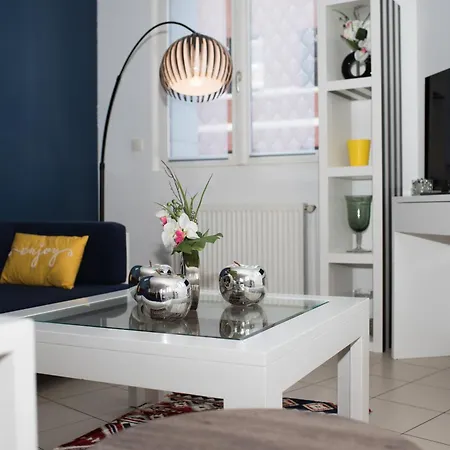 Appartement Au Rez-De-Chaussee Nichee En Plein Centre D'Arras Buitenkant foto